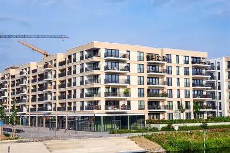 Immeubles d'habitation dans une zone de développement résidentiel