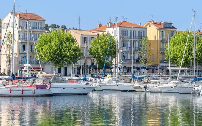 Programme immobilier neuf Golfe Juan. Résidence piscine. A 5 mn des plages à Vallauris