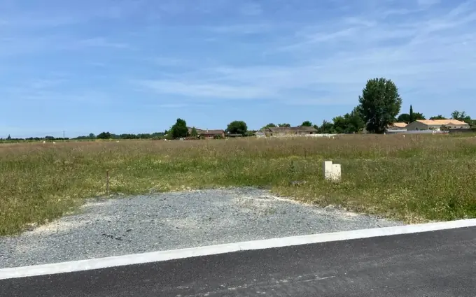 Programme immobilier neuf Terrain à partir de 878m² à prignac-et-marcamps à Prignac-et-Marcamps