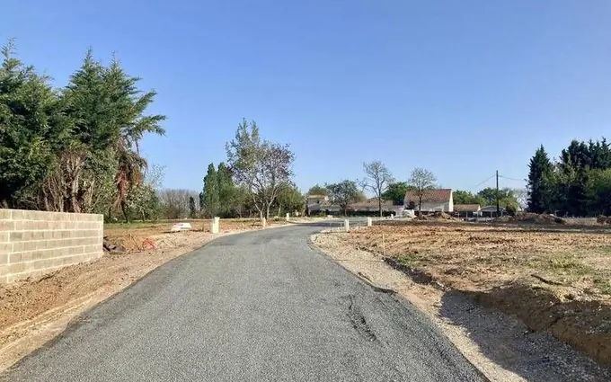 Programme immobilier neuf Terrain à partir de 550m² à Naujan-et-Postiac à Naujan-et-Postiac