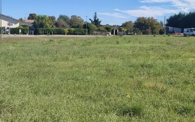 Programme immobilier neuf Terrain à partir de 600m² à Saint-Quentin-de-Baron
