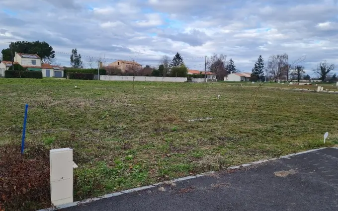 Programme immobilier neuf Terrain à partir de 328m² à Pisany à Pisany (17600)